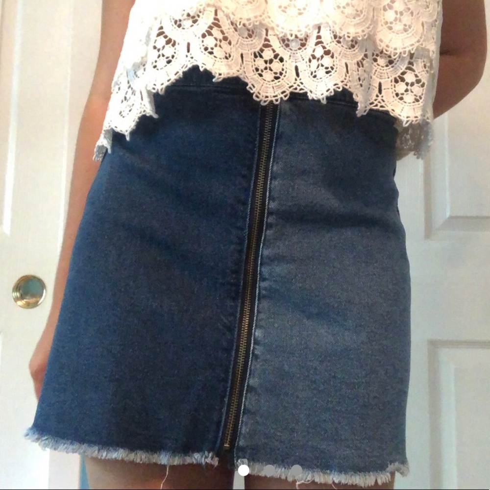 WILD FABLE TWO-TONED DENIM SKIRT SIZE 8
